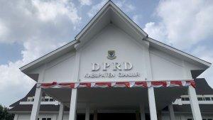 Gedung-DPRD-Kabupaten-Cianjur-di-Jalan-KH-Abdullah-Bin-Nuh-Kecamatan-Cianjur.jpg