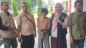 Geger-wanita-dipasung-dan-di-kurung-di-dalam-kandang-di-Bogor.jpg