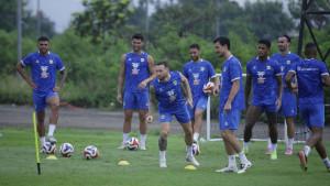 Gelandang-PERSIB-Marc-Klok-meras.jpg