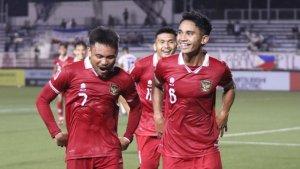 Gelandang-timnas-Indonesia-Marselino-Ferdinan-kanan-merayakan-gol.jpg