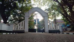 Gerbang-Barat-Pendopo-Garut-Kabupaten-Garut-Jawa-Barat-titik-lokasi-tragedi-maut-saat-warga.jpg