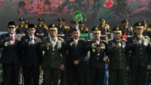 Gubernur-Jawa-Barat-Dedi-Mulyadi-tengah-saat-menghadiri-Upacara-HUT-TNI.jpg