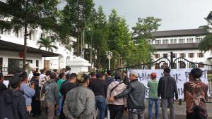 HPPMI-Bogor-berunjuk-rasa-di-Gedung-Sate-Kota-Bandung-Rabu-22102025.jpg