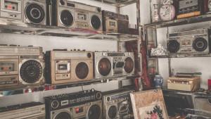ILUSTRASI-RADIO-2.jpg
