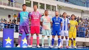 Jersey-kiper-dan-pemain-Persib-Bandung-saat-diperkenalkan.jpg