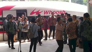 Jokowi-tiba-di-Stasiun-Padalarang-Whoosh.jpg