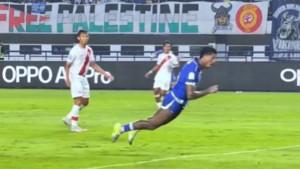 Juru-gedor-Persib-Bandung-Ramon-Tanque-terbang.jpg