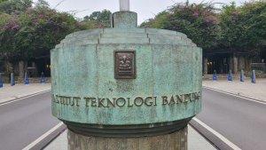KAMPUS-ITB-Bandung.jpg