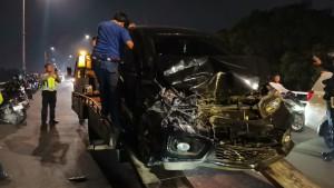 Kecelakaan-yang-melibatkan-mobil-Honda-B.jpg