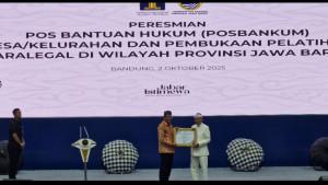Kementerian-Hukum-RI-meresmikan-sebanyak-5957-pos-bantuan-hukum-atau-Posbankum.jpg