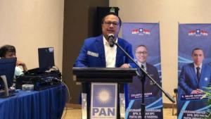 Ketua-DPD-PAN-Majalengka-Rona-Firmansyah-saat-memberikan-sambutan.jpg