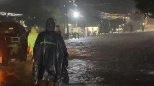 Kondisi-banjir-di-badan-Jalan-Raya-Nasional-Pangandara.jpg