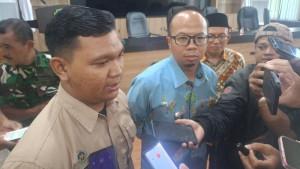 Korwil-Dapur-MBG-Kota-Tasikmalaya-Irpan-Kusnadi-memberikan.jpg