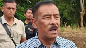 Manajer-Persib-Bandung-Umuh-Muchtar-saat-ditemui-di-Plumbon-Kabupaten-Cirebon.jpg