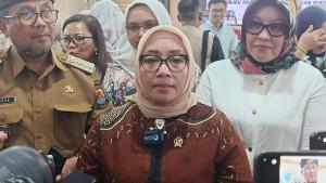 Menteri-PPPA-RI-Arifah-Choiri-ke-Polres-Cirebon.jpg