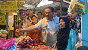 Menteri-Perdagangan-Budi-Santoso-saat-meninjau-harga-di-pasar-cihapit-bandung.jpg
