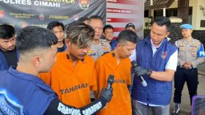 Miftah-Fahmi-Abdul-Hakim-dan-Cahya-Nurdiansyah-saat-diinterogasi-di-Polres-Cimahi.jpg