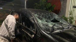 Mobil-dinas-BUMN-yang-rusak-usai-menabrak.jpg