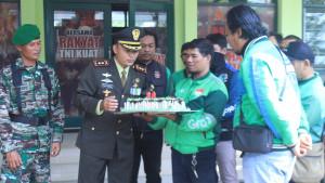 Ojol-HUT-ke-80-TNI-di-Majalengka.jpg