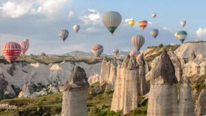 Ortahisar-desa-bersejarah-yang-berada-di-jantung-kawasan-Cappadocia.jpg