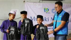 PLN-Sukabumi-Edukasi-Santri-dan-Salurkan-Bantuan-Perlengkapan-Sekolah-di-Pondok.jpg