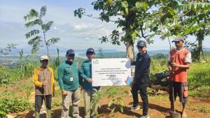 PLN-UIP-Jawa-Bagian-Tengah-Salurkan-Bantuan-Penanaman-Pohon-untuk-Rehabilitasi.jpg