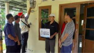 PLN-UP3-Karawang-Nyalakan-Listrik-Musholla-Al-Aziz-Wujudkan-Semangat-Gotong-Royong.jpg