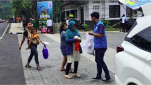 PLN-UP3-Sumedang-Berbagi-Makanan-Bergizi-Dukung-UMKM-Tetap-Bertahan.jpg