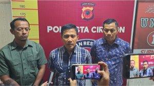 POL12070DD.jpg