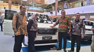 Pameran-otomotif-dengan-tajuk-M.jpg