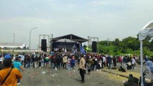 Panggung-hiburan-untuk-memperingati-Hari-Buruh-di-Cirebon-Rabu-152024.jpg