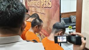 Para-tersangka-kasus-rudapaksa-terhadap-anak-di-bawah-umur-sUKABUMI.jpg