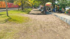 Pasir-menutupi-lokasi-pedestrian-Taman-Pangandaran-Sunset-Minggu.jpg