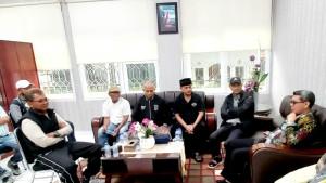 Pedagang-Pasar-Jumaah-kembali-mendatangi-Pemkab-Purwakarta.jpg