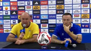 Pelatih-Persib-Bandung-Bojan-Hodak-dan-kapten-tim-Marc-Klok.jpg