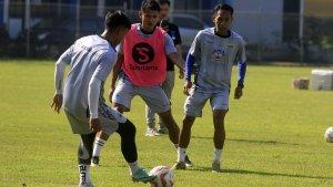 Pemain-Persib-Bandung-Dimas-Drajad-tengah-111.jpg