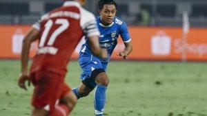 Pemain-Persib-Febri-Hariyadi-dalam-perta.jpg
