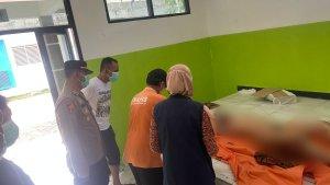 Pemeriksaan-mayat-perempuan-muda.jpg
