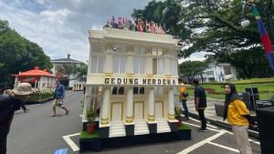 Penampakan-satu-mobil-hias-yang-sudah-tiba-Balai-Kota-Bandung.jpg