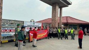 Pengamanan-aksi-buruh-oleh-kepolisian-di-Kabupaten-Indramayu-Rabu-152024.jpg
