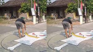Penghapusan-mural-logo-bajak-laut-shirohige-dalam-anime-One-Piece.jpg