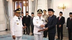Penjabat-Gubernur-Jabar-Bey-Machmudin-11111.jpg