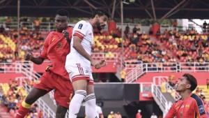 Penyerang-Bangkok-United-Muhsen-Al-Ghassani-menanduk-bola-saat-berhadapan-dengan-Selangor-FC.jpg