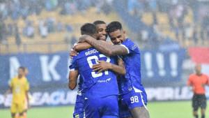 Penyerang-PERSIB-Uilliam-Barros-meray.jpg