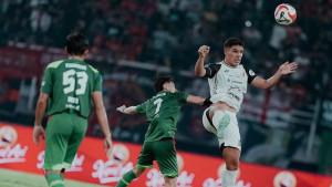 Persebaya-Surabaya-hijau-dengan-pemain-Persija-Jakarta-pada-pekan.jpg