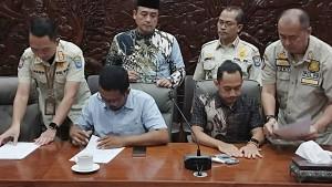 Perwakilan-komunitas-lari-yang-membagikan-bir-di-bandung.jpg