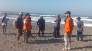 Petugas-SAR-gabungan-saat-berada-di-Pantai-Cikole-Cidaun-Kabupaten-Cianjur.jpg