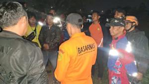 Petugas-mendapat-briefing-dalam-proses-pencarian-SUNGAI-CITARUM.jpg