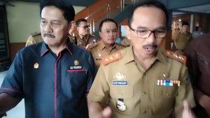 Pj-Bubpati-Kuningan-Raden-Iip-Hidajat-hari-pertama-kerja.jpg