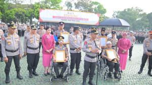Polda-Jabar-menggelar-upacara-kenaikan-p.jpg